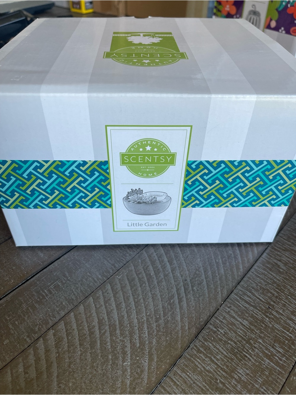 Scentsy Little Garden Wax Warmer